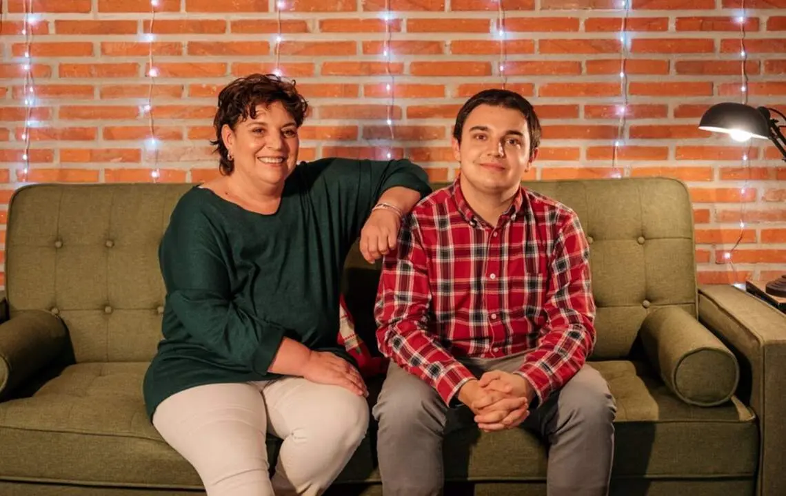  Victoria y Santi. Participantes en la felicitaci&oacute;n navide&ntilde;a de Fundaci&oacute;n Adecco. - FUNDACION ADECCO 