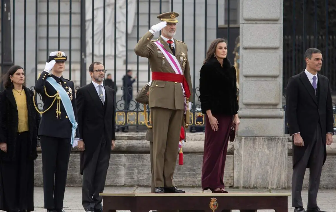  La princesa Leonor, el Rey Felipe VI, la Reina Letizia y el presidente del Gobierno, Pedro S&aacute;nchez, durante la Pascua Militar, en el Palacio Real, a 6 de enero de 2025, en Madrid (Espa&ntilde;a). - Alejandro Mart&iacute;nez V&eacute;lez - Europa Press 