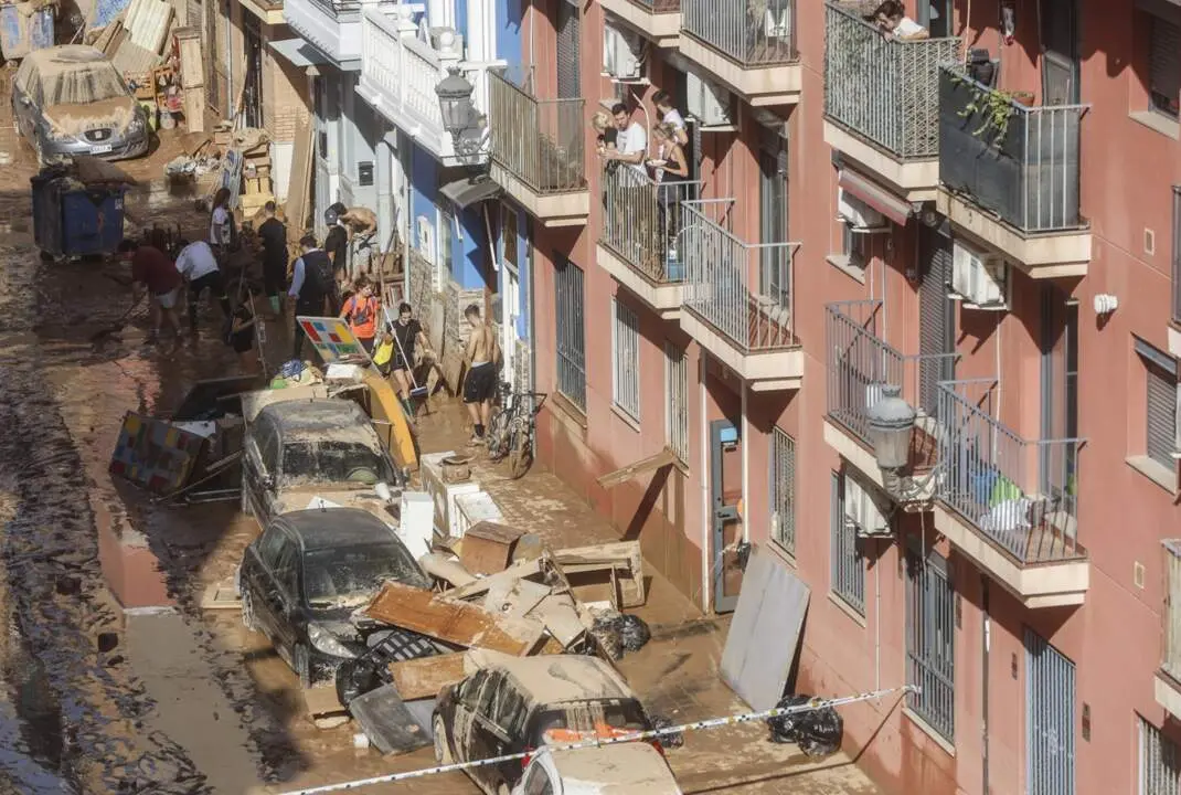  Archivo - Imagen de los efectos de la dana del 29 de octubre en una de las calles de la pedan&iacute;a de La Torre, - Rober Solsona - Europa Press - Archivo 
