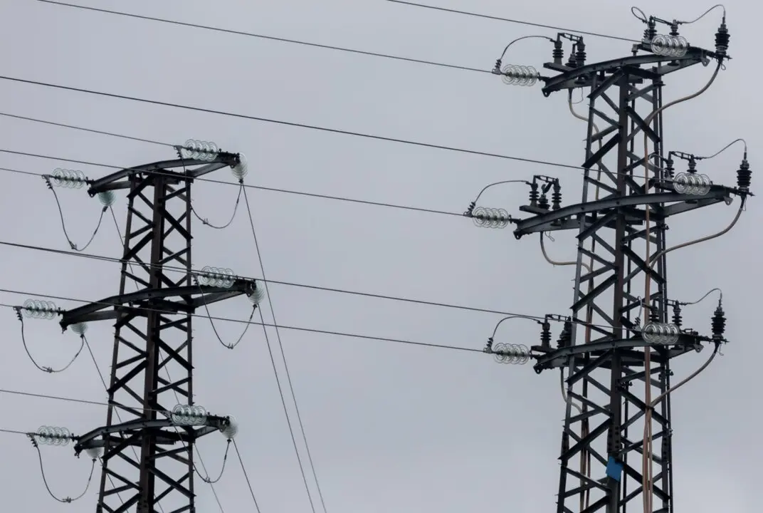  Archivo - Vista de dos torre de alta tensi&oacute;n, a 22 de noviembre de 2022, en Madrid (Espa&ntilde;a). - Eduardo Parra - Europa Press - Archivo 