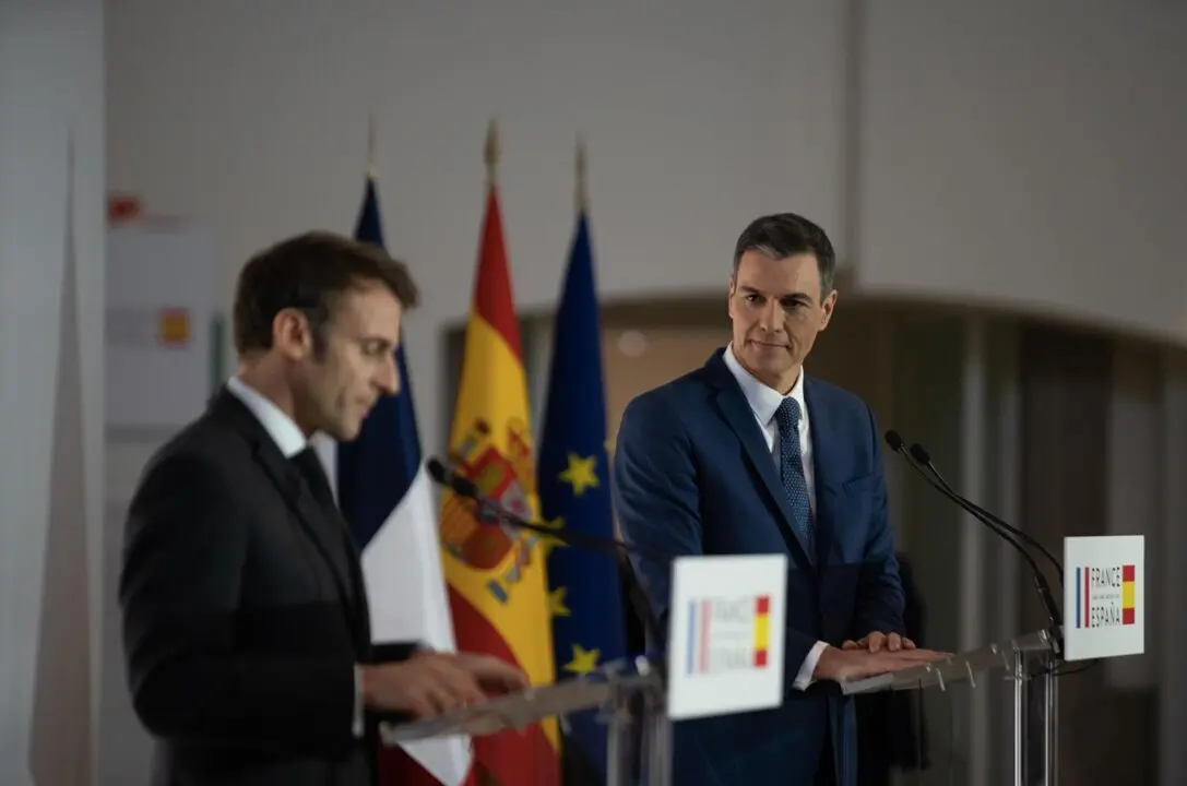  Archivo - El presidente de Francia, Emmanuel Macron, comparece tras la firma de un Tratado de Amistad entre sus respectivos pa&iacute;ses, durante la XXVII Cumbre Hispano-Francesa, en el Museo Nacional de Arte de Catalu&ntilde;a (MNAC), a 19 de enero de 2023, en Barcel - David Zorrakino - Europa Press - Archivo 