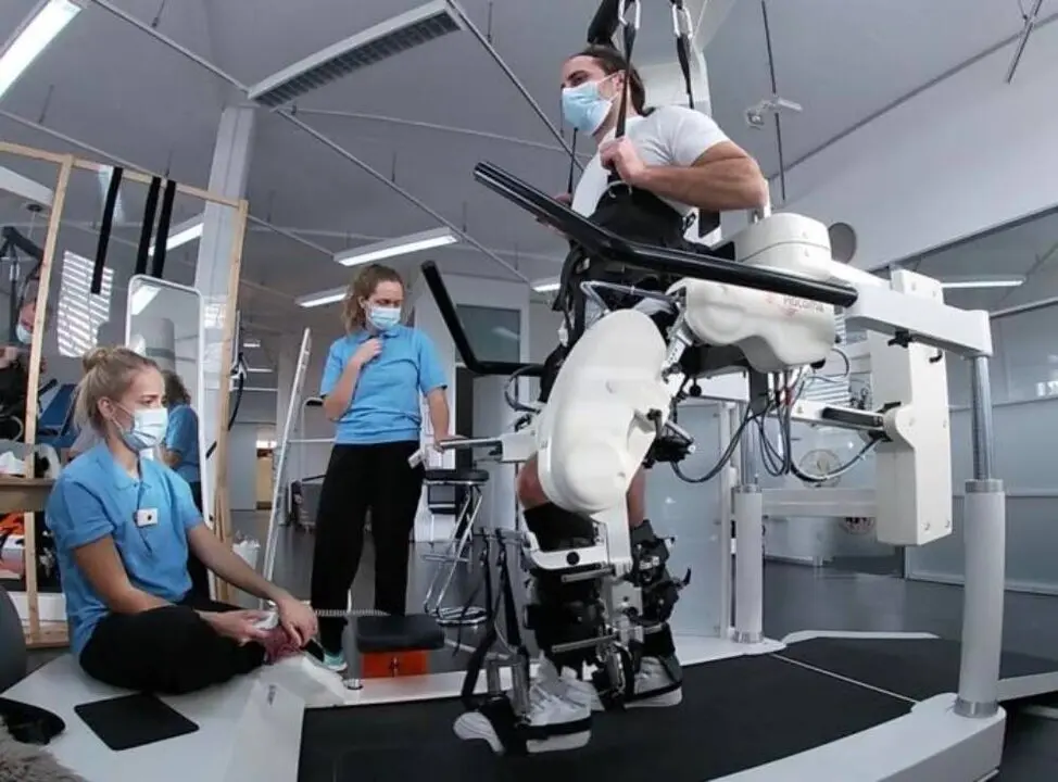  Activaci&oacute;n de las piernas de un paciente a trav&eacute;s del nuevo sistema | Agencia sinc 