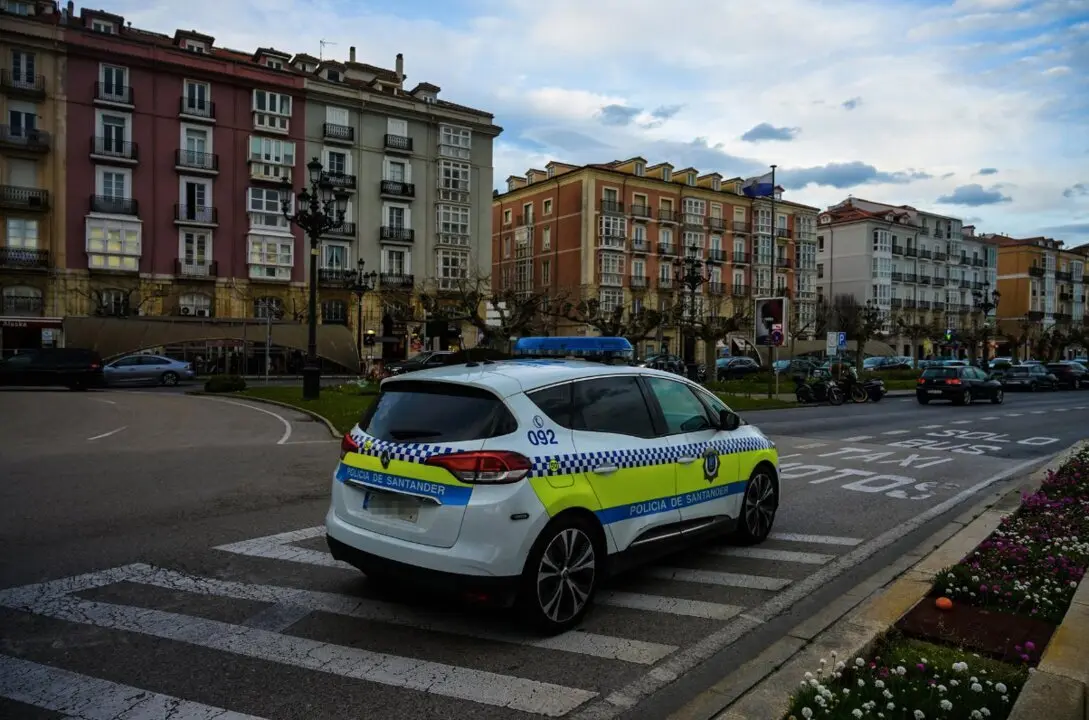  Coche de la Polic&iacute;a Local de Santander.-ARCHIVO - Nacho Cubero - Europa Press 