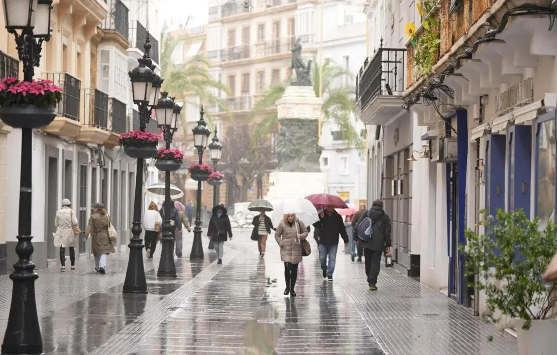  Archivo - Personas sufren la llegada de La Borrasca "Herminia". A 27 de enero de 2025 en Sevilla, Andaluc&iacute;a (Espa&ntilde;a). La borrasca 'Herminia' ha llegado a Andaluc&iacute;a, intensificando las precipitaciones en gran parte de la regi&oacute;n. Este fen&oacute;meno meteorol&oacute;gico - Joaquin Corchero - Europa Press - Archivo 