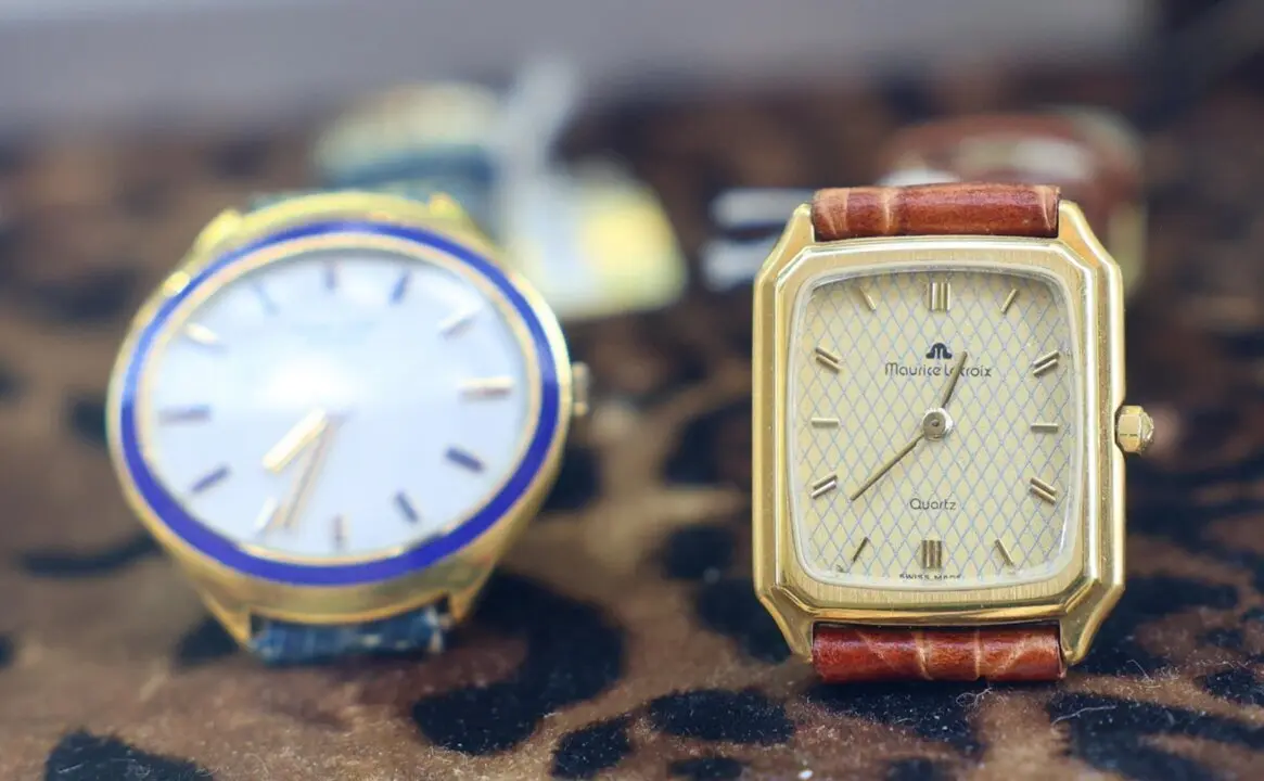  Relojes en un escaparate, a 27 de marzo de 2025, en Madrid . - Marta Fern&aacute;ndez - Europa Press 