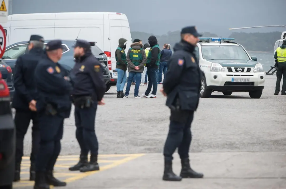  Archivo - Agentes de la Polic&iacute;a y la Guardia Civil en un dispositivo por narcotr&aacute;fico en Pontevedra - Gustavo de la Paz - Europa Press - Archivo 