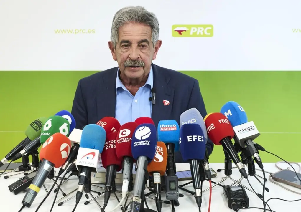  El secretario general del PRC y expresidente de Cantabria, Miguel &Aacute;ngel Revilla, durante una rueda de prensa de este mi&eacute;rcoles - C&eacute;sar Ortiz - Europa Press 