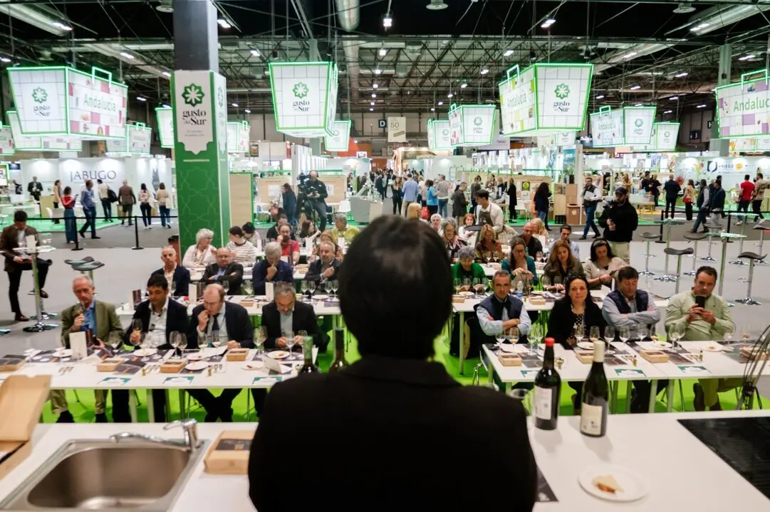  SALON GOURMETS | NP CAPADR 