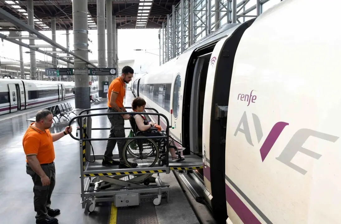  Adif Acerca asistencia en AVE - ADIF 