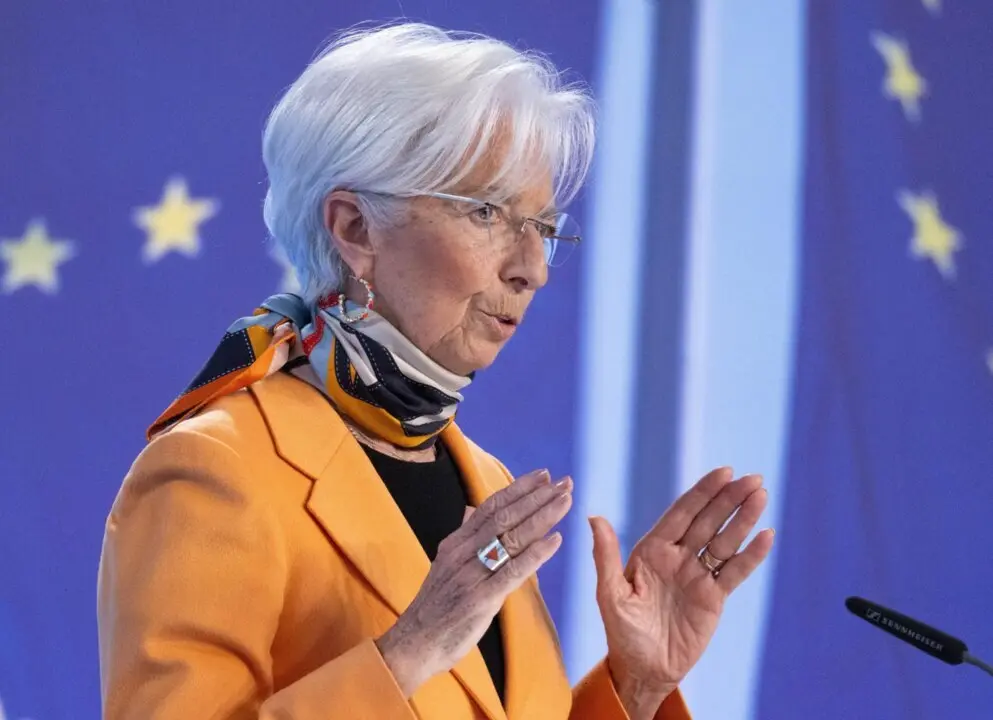  Archivo - 06 March 2025, Hesse, Frankfurt/Main: Christine Lagarde, President of the European Central Bank (ECB), speaks at the Bank's regular press conference after the Governing Council meeting. The European Central Bank (ECB) cuts key interest rates in - Boris Roessler/dpa - Archivo 