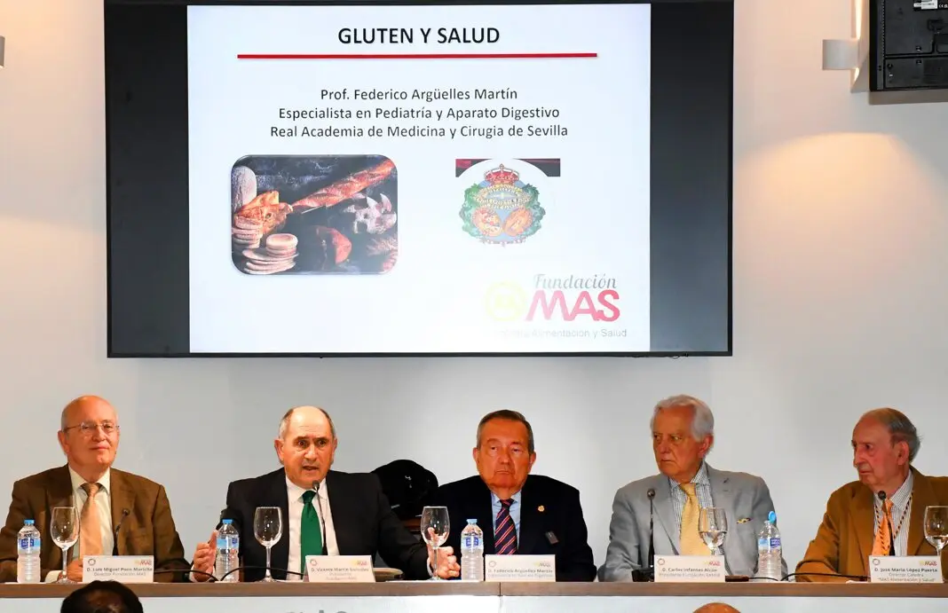  El Dr. Arg&uuml;elles, especialista en aparato digestivo, alerta sobre los riesgos de seguir dietas sin gluten sin diagn&oacute;stico m&eacute;dico 