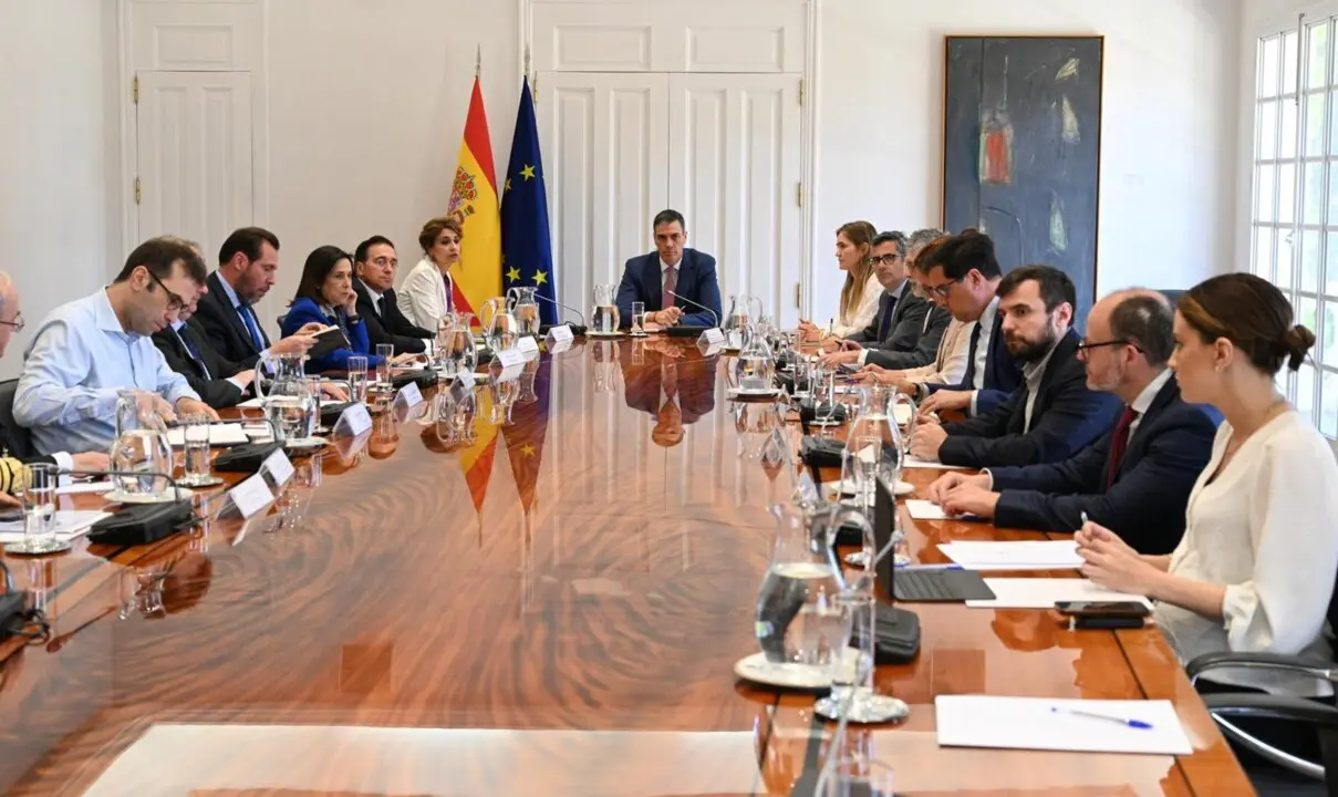  El presidente Pedro S&aacute;nchez, presidiendo la reuni&oacute;n del Consejo de Seguridad Nacional por el apag&oacute;n - SEC 