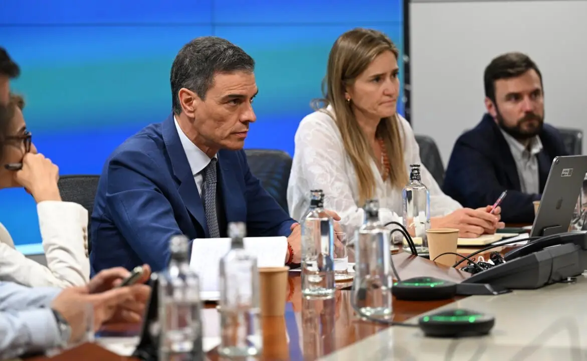  El presidente del Gobierno, Pedro S&aacute;nchez, reunido en la sede de Red Electrica. - BORJA PUIG DE LA BELLACASA 
