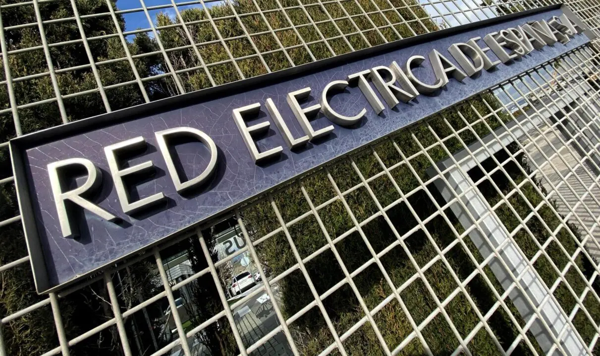  Archivo - Letrero del Grupo Red El&eacute;ctrica de Espa&ntilde;a en su sede de Alcobendas. - Eduardo Parra - Europa Press - Archivo 