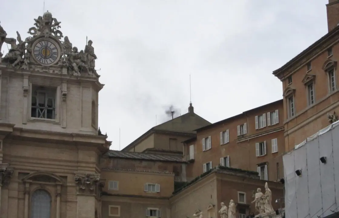  Archivo - Fumata negra, foto de archivo. - EUROPA PRESS - Archivo 