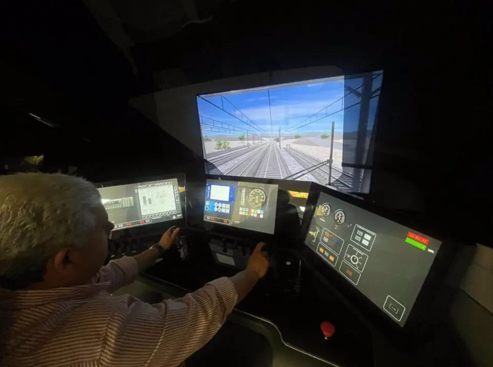  Simulador de conducci&oacute;n de Renfe. - RENFE | EP 