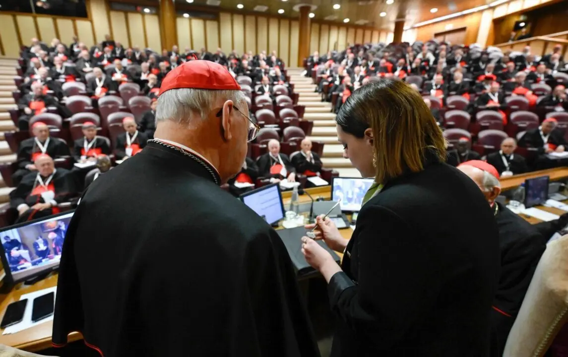  Anulaci&oacute;n del anillo del pescador. - Vatican Media 