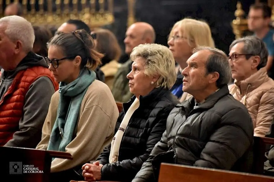  Asistentes a la Misa del Mi&eacute;rcoles de Ceniza 