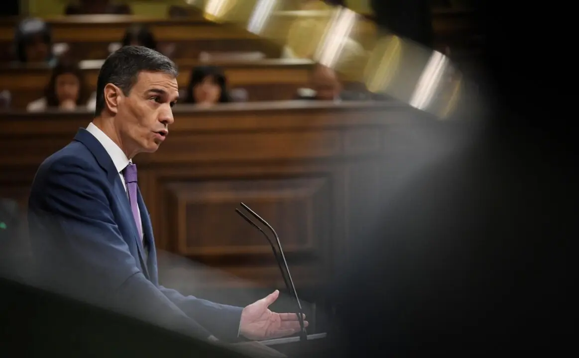  El presidente del Gobierno, Pedro S&aacute;nchez, interviene durante una sesi&oacute;n plenaria, en el Congreso de los Diputados, a 7 de mayo de 2025, en Madrid (Espa&ntilde;a). - Fernando S&aacute;nchez - Europa Press 