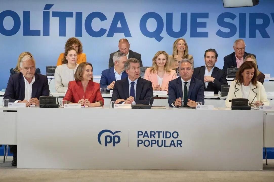  El Vicesecretario general Institucional del Partido Popular, Esteban Gonz&aacute;lez Pons, la secretaria general del PP, Cuca Gamarra, el presidente del PP, Alberto N&uacute;&ntilde;ez Feij&oacute;o, el Vicesecretario General de Pol&iacute;tica Auton&oacute;mica y Municipal y An&aacute;lisis Electoral d - Jes&uacute;s Hell&iacute;n - Europa Press 