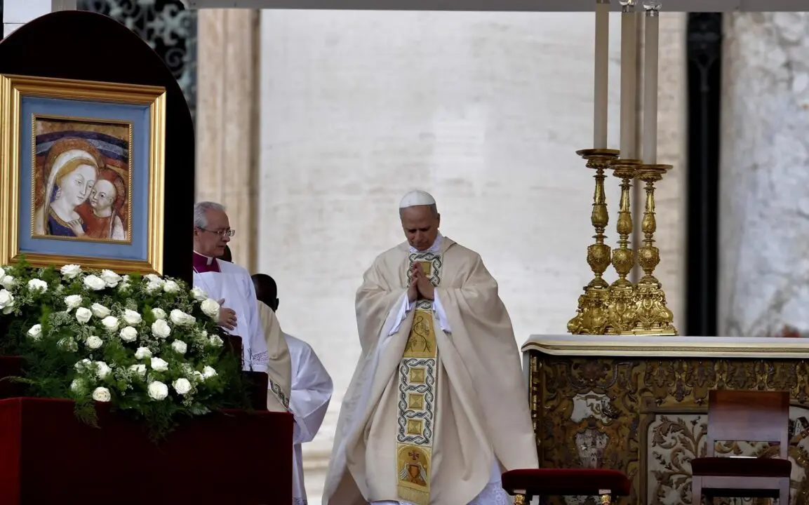  El Papa Le&oacute;n XIV durante la misa de inicio de su Pontificado, en la plaza de San Pedro. - Stefano Spaziani - Europa Press 