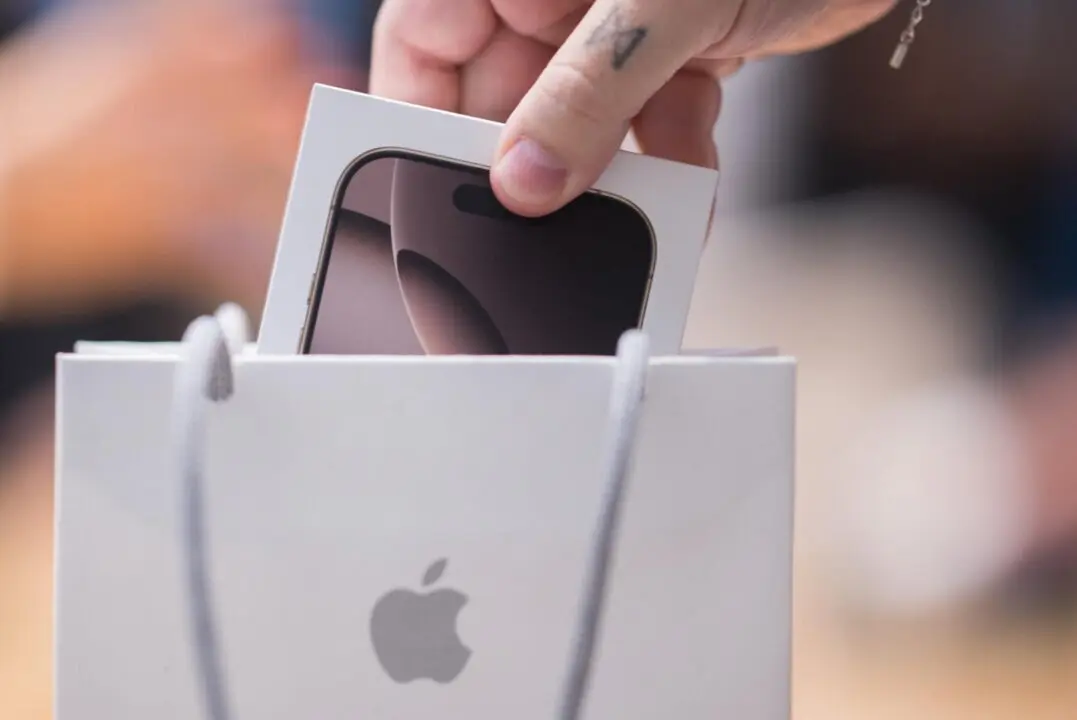  Archivo - Compra de un iPhone. - Sebastian Christoph Gollnow/dpa - Archivo 