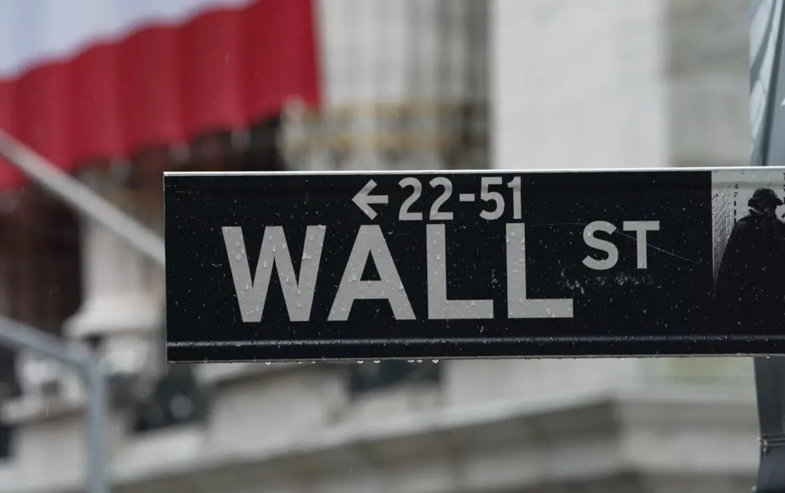  Archivo - Cartel que marca la localizaci&oacute;n de Wall Street en Nueva York (Estados Unidos). - Bryan Smith/ZUMA Wire/dpa - Archivo 