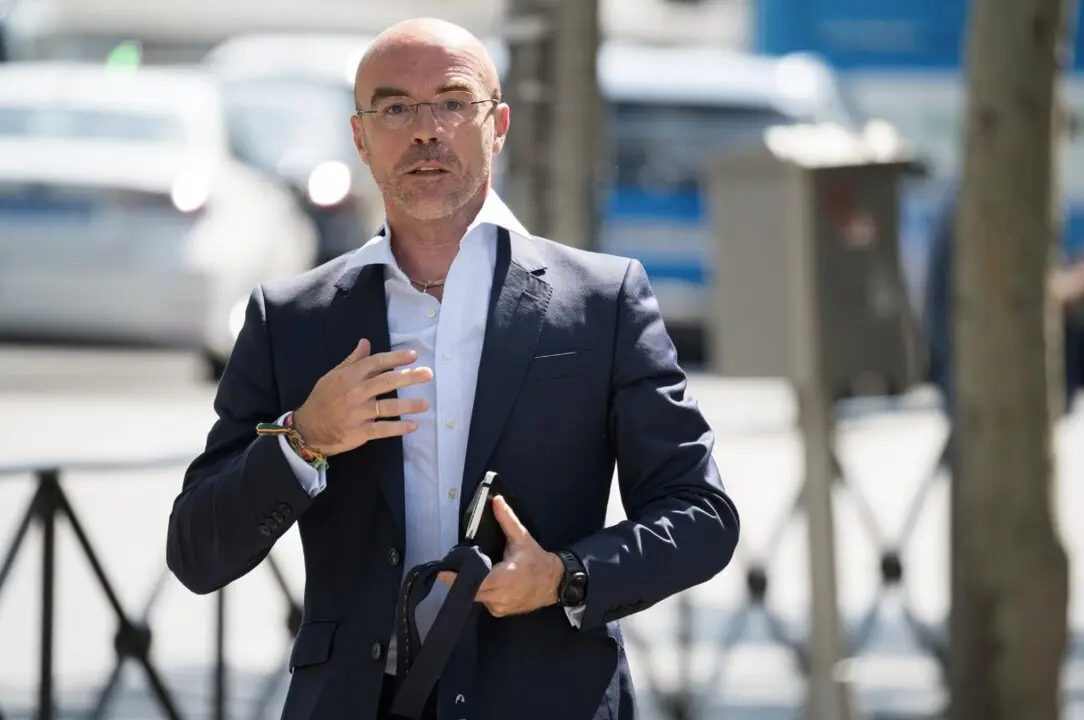  Archivo - El l&iacute;der de VOX en Bruselas, Jorge Buxad&eacute;, a su salida de los juzgados de Plaza de Castilla, a 5 de julio de 2024, en Madrid (Espa&ntilde;a). - Diego Radam&eacute;s - Europa Press - Archivo 