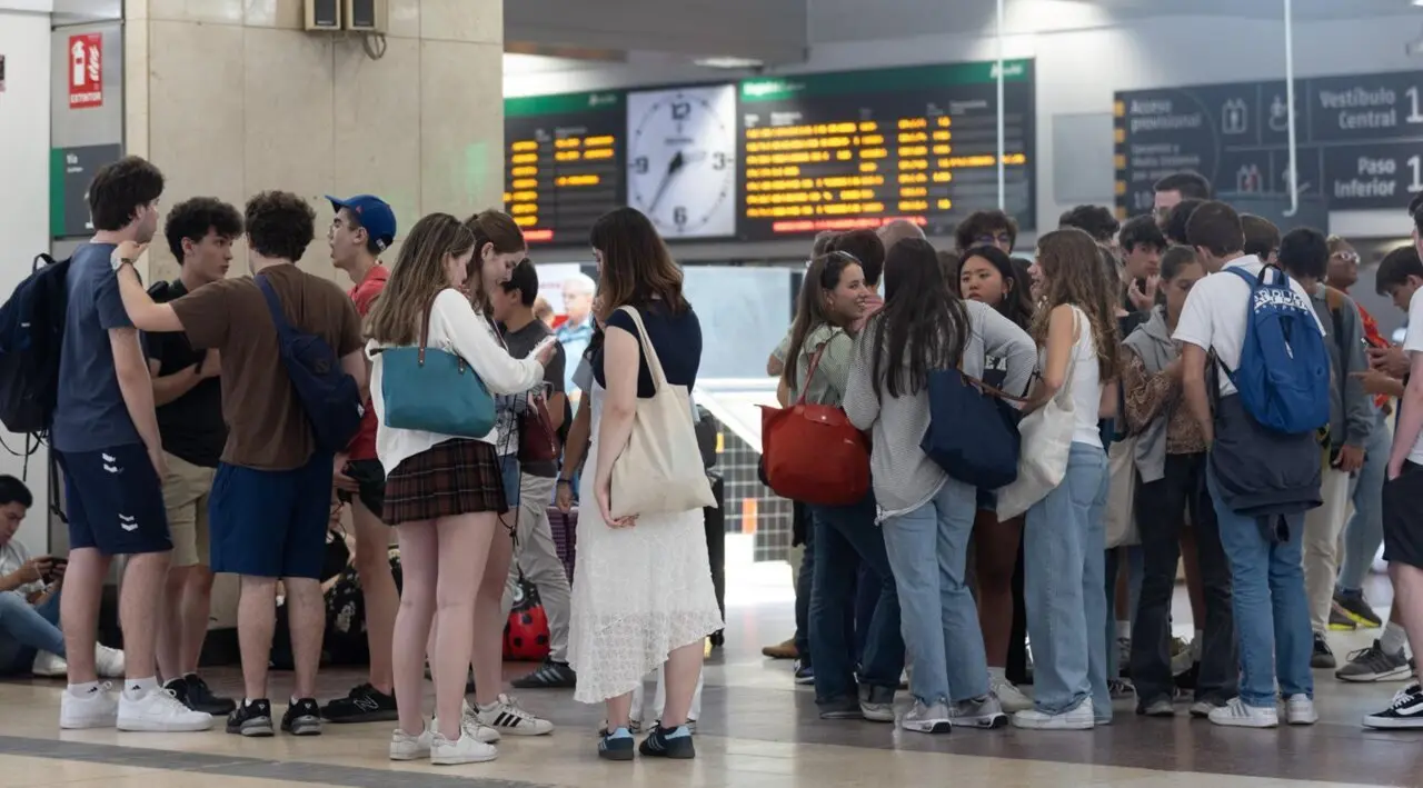  Archivo - Varias personas en la estaci&oacute;n de Chamart&iacute;n.<br>- Eduardo Parra - Europa Press - Archivo 