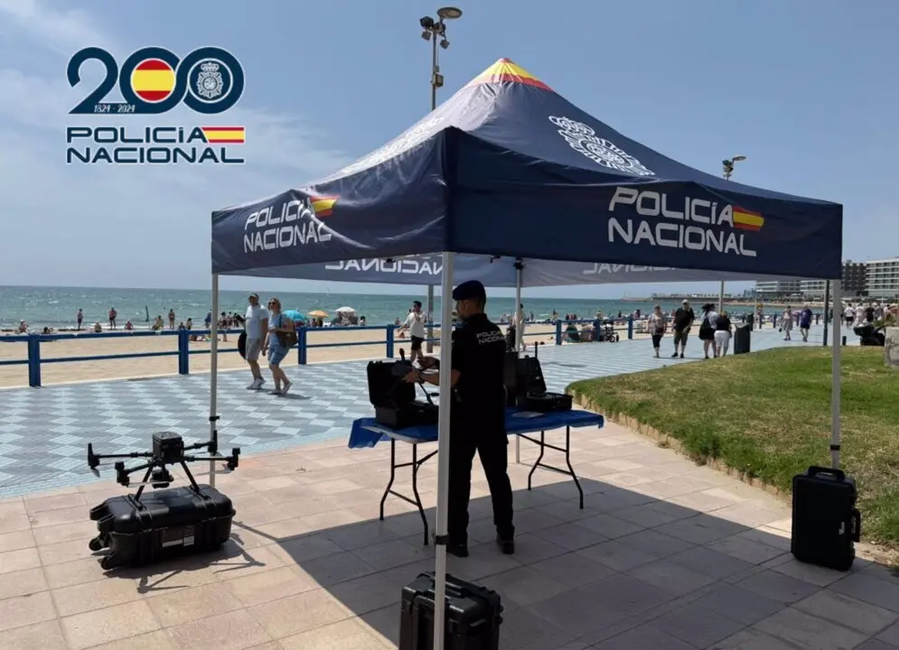  La Polic&iacute;a Nacional aumenta su presencia en playas y zonas de ocio de Alicante con m&aacute;s patrullas, drones y agentes de paisano<br>- POLIC&Iacute;A NACIONAL 