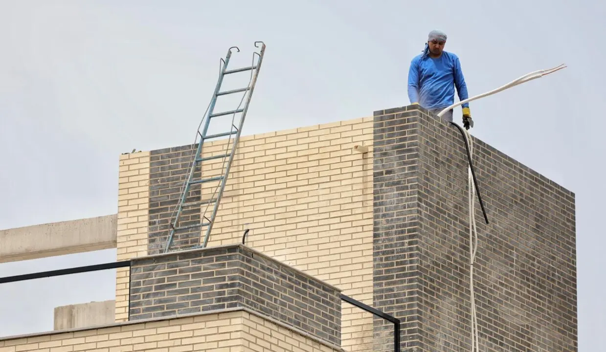  Archivo - Un operario trabajando en la construcci&oacute;n<br>- Eduardo Parra - Europa Press - Archivo 