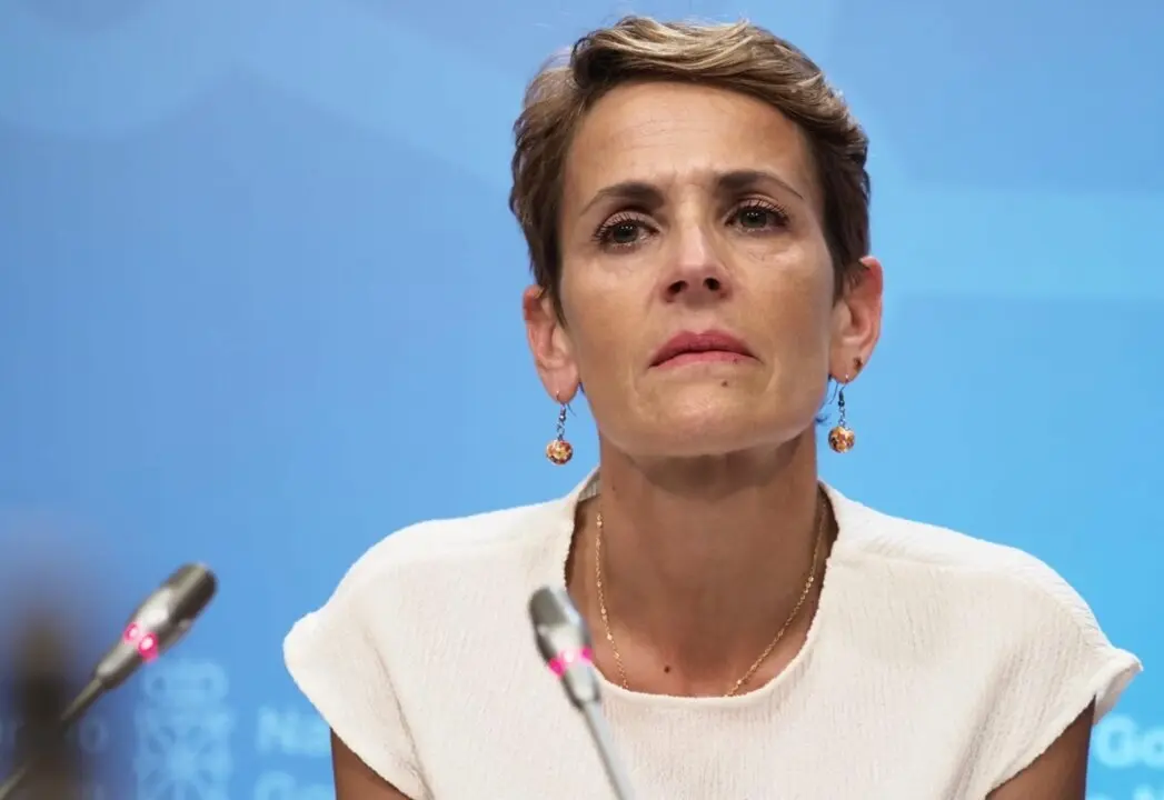  La presidenta del Gobierno de Navarra, Mar&iacute;a Chivite, se ha roto este jueves al hablar del hasta ahora secretario de Organizaci&oacute;n del PSOE, Santos Cerd&aacute;n, y no ha podido contener las l&aacute;grimas en una rueda de prensa.<br>- EDUARDO SANZ-EUROPA PRESS 