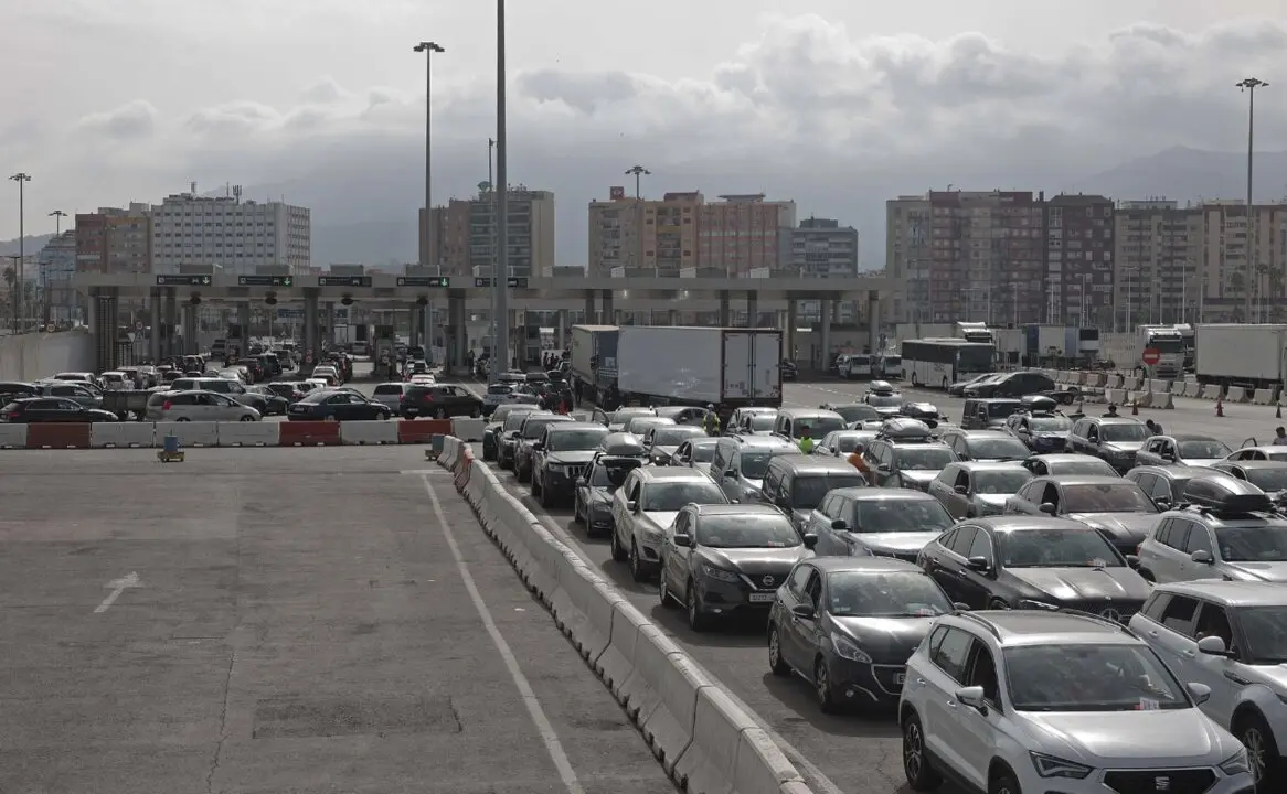  Archivo - Numerosos veh&iacute;culos esperan para cruzar la frontera en el puerto de Algeciras. A 30 de agosto de 2024, en Algeciras, C&aacute;diz (Andaluc&iacute;a, Espa&ntilde;a).<br>- Nono Rico (Europa Press) - Europa Press - Archivo 