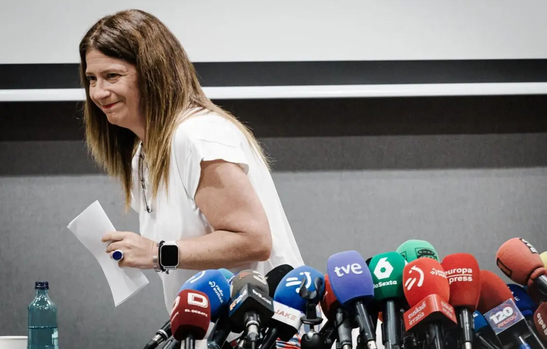  La exmilitante socialista Leire D&iacute;ez sale de una rueda de prensa,<br>- Carlos Luj&aacute;n - Europa Press 