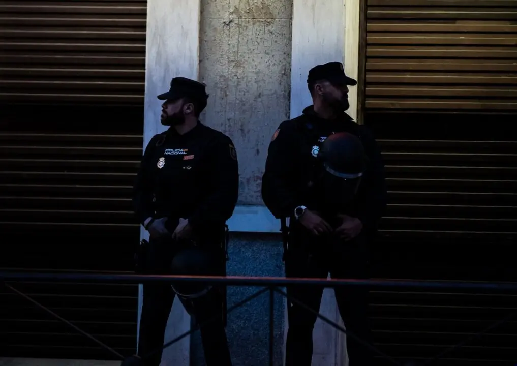  La Polic&iacute;a Nacional en la sede del PSOE 