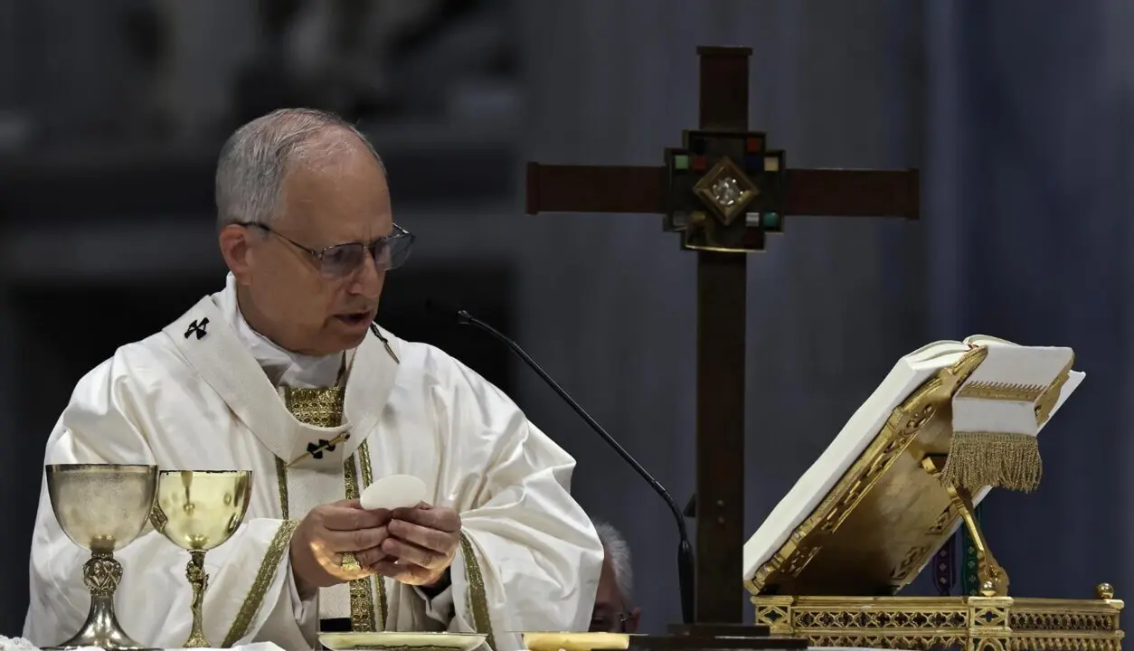  15 June 2025, Vatican: Pope Leo XIV celebrates a mass for the Jubilee of Sport in St. Peter's Basilica at the Vatican. Photo: Evandro Inetti/ZUMA Press Wire/dpa<br>- Evandro Inetti/ZUMA Press Wire/d / DPA | EP 