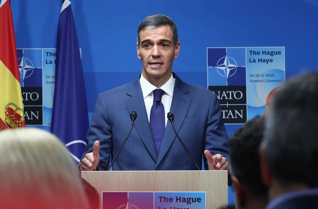  El presidente del Gobierno, Pedro S&aacute;nchez, ofrece una rueda de prensa durante la segunda jornada de la Cumbre de la OTAN, a 25 de junio de 2025, en La Haya (Pa&iacute;ses Bajos).<br>- Pool Moncloa / Fernando Calvo y Pool OTAN 