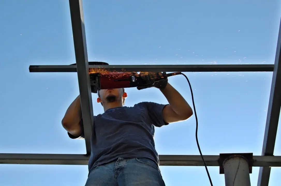  Archivo - Trabajador del metal.<br>- EUROPA PRESS/UPTA - Archivo 