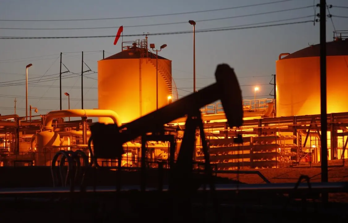  Archivo - Pozo petrol&iacute;fero.<br>- DAVID MCNEW - Archivo 