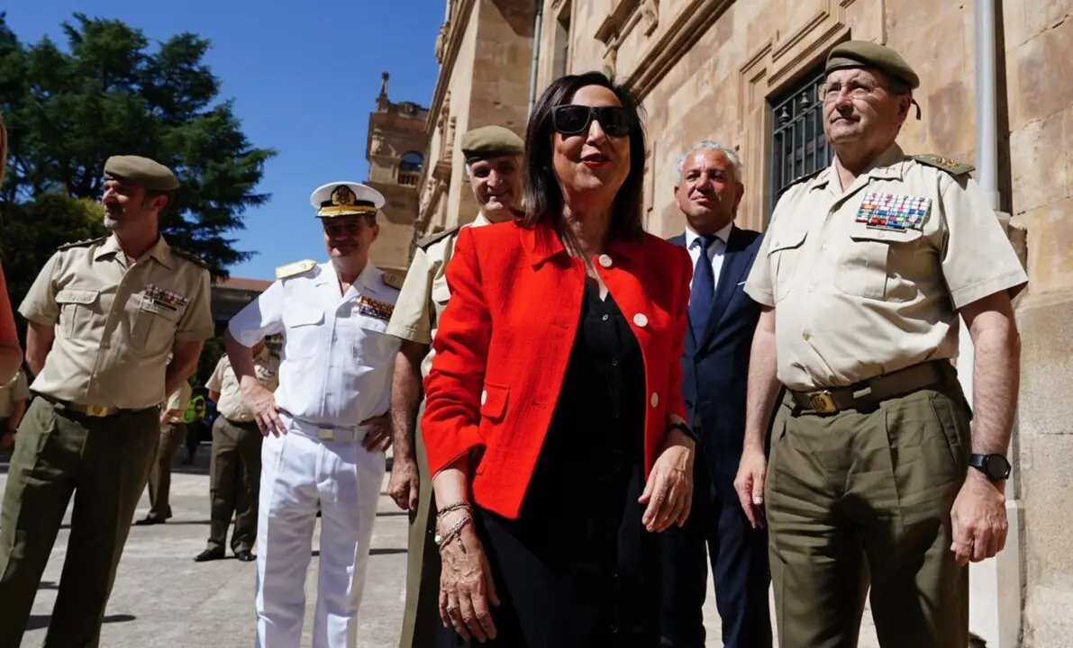  Cuartel General de Arroquia en Salamanca, la Ministra Margarita Robles impone medallas a varios soldados destinados durante la DANA en Valencia<br>- MANU LAYA 