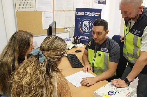  La Polic&iacute;a Nacional detiene en M&aacute;laga a un joven por sextorsi&oacute;n a menores 