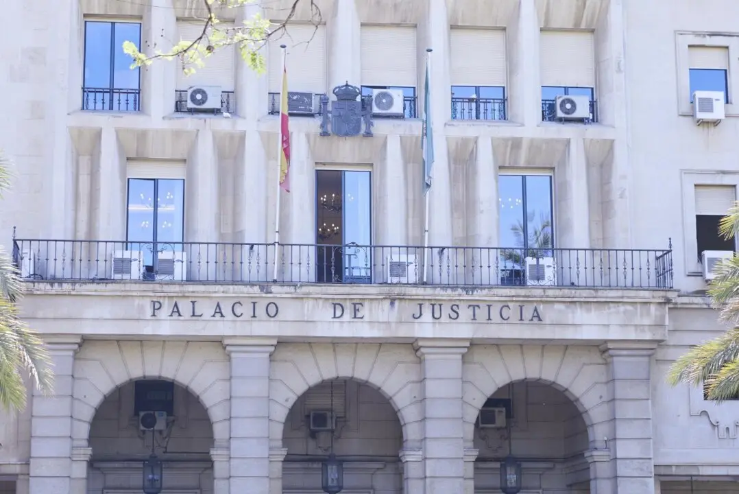  Archivo - Detalle de la fachada principal de la Audiencia Provincial de Sevilla<br>- Joaquin Corchero - Europa Press - Archivo 