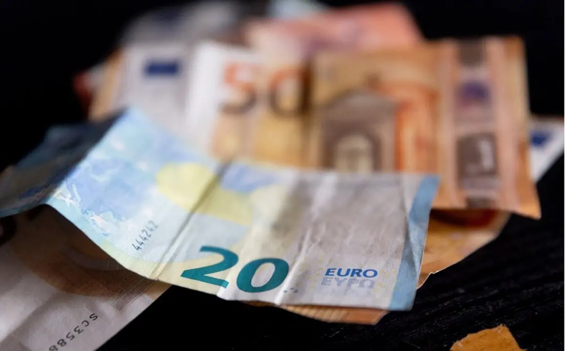  Archivo - (Foto de ARCHIVO) Varios billetes<br>- EDUARDO PARRA / EUROPA PRESS - Archivo 