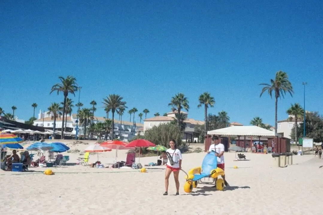  Archivo - Cruz Roja inicia la temporada de verano este s&aacute;bado con presencia en 201 playas y un equipo de 1.500 profesionales<br>- CRUZ ROJA ESPA&Ntilde;OLA - Archivo | EP 