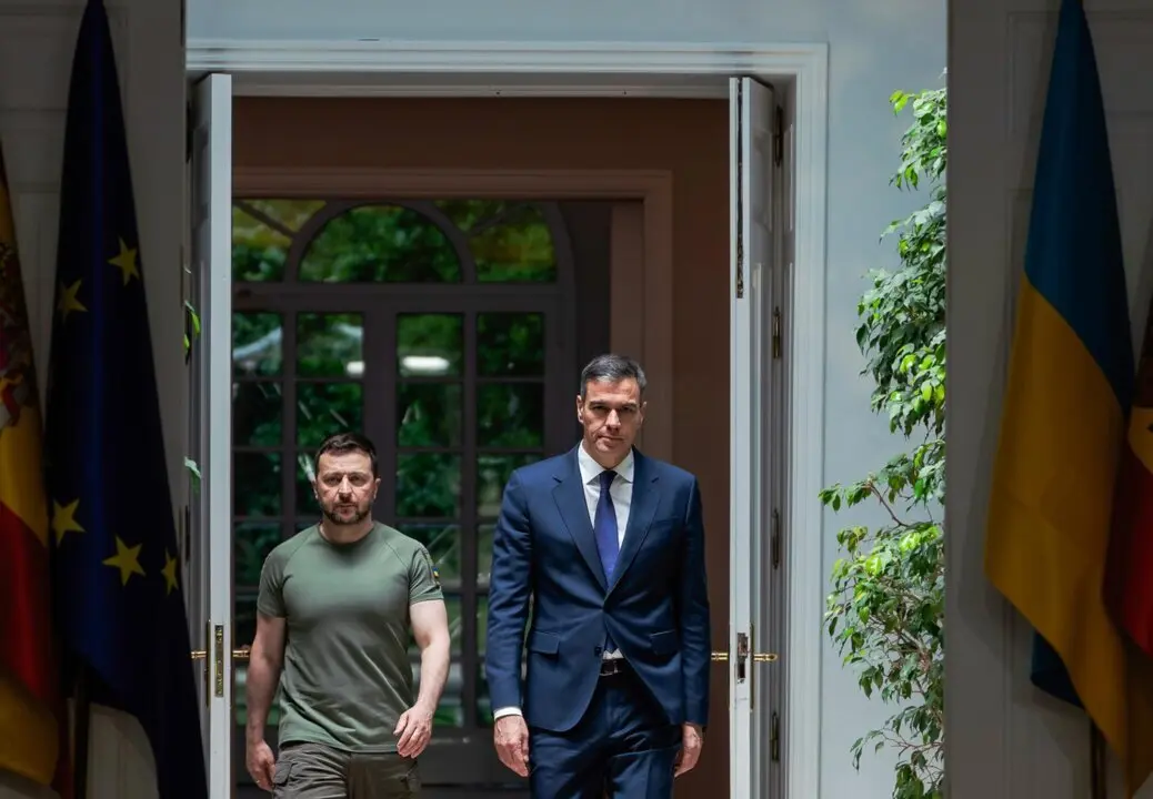  Archivo - Volodimir Zelenski y Pedro S&aacute;nchez durante un encuentro en Madrid<br>- Europa Press/Contacto/Guillermo Gutierrez Carrasca 