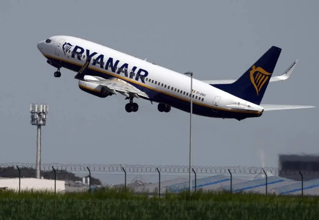  Archivo - Avi&oacute;n de Ryanair despegando. - Soeren Stache/dpa - Archivo 