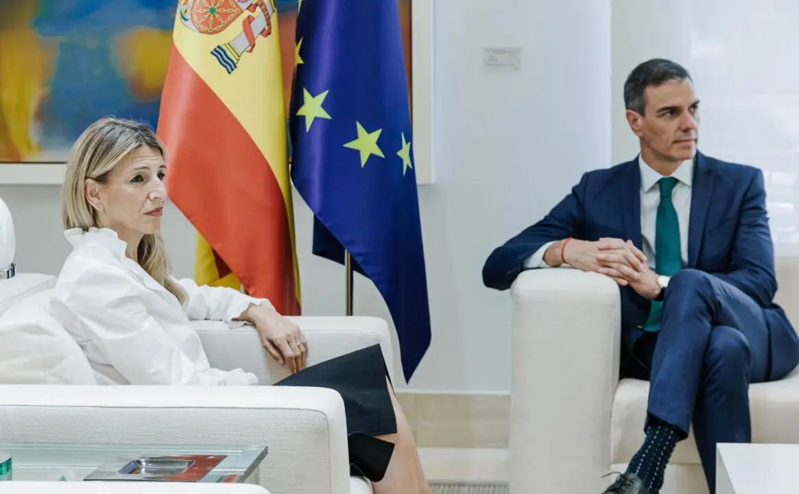  Archivo - El presidente del Gobierno, Pedro S&aacute;nchez, y la vicepresidenta segunda y ministra de Trabajo y Econom&iacute;a Social, Yolanda D&iacute;az, durante una reuni&oacute;n, en el Palacio de la Moncloa, a 16 de junio de 2025, en Madrid (Espa&ntilde;a).<br>- Carlos Luj&aacute;n - Europa Press - Archivo 