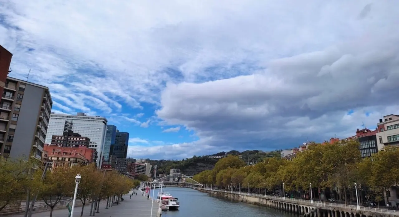  Archivo - Nubosidad abundante en Bilbao (archivo)<br>- EUROPA PRESS - Archivo 