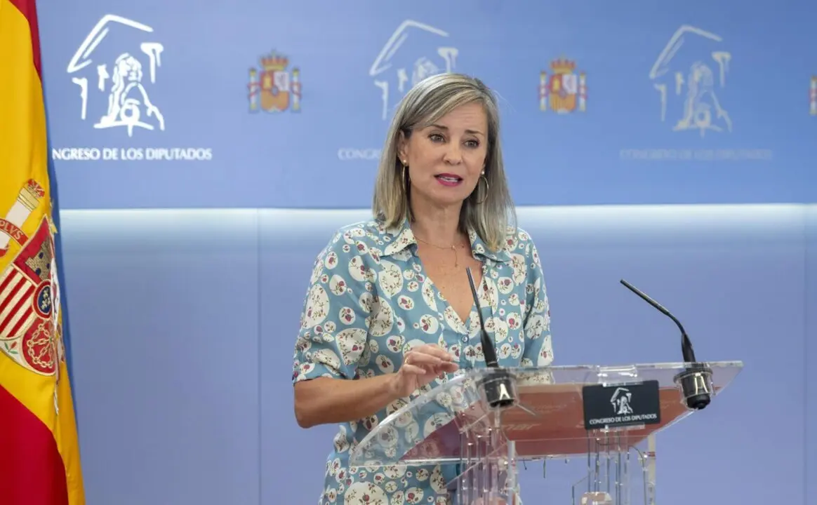  La portavoz de Sumar en el Congreso, Ver&oacute;nica Mart&iacute;nez, durante una rueda de prensa anterior a la Junta de Portavoces, a 2 de septiembre de 2025, en Madrid (Espa&ntilde;a).<br>- Alberto Ortega - Europa Press 