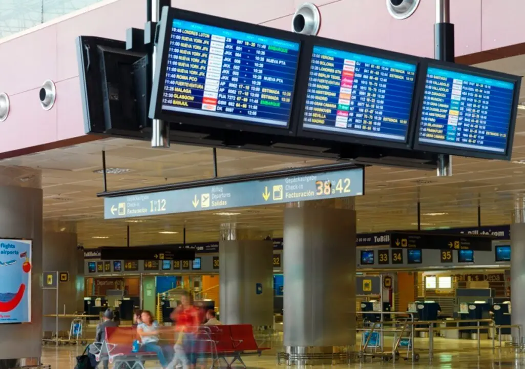  Archivo - Los ocho aeropuertos canarios recibieron 3.560.704 pasajeros durante el pasado mes de febrero, lo que supone un incremento del 6,1% respecto a febrero de 2017, seg&uacute;n datos de Aena. Los aeropuertos del archipi&eacute;lago con mayor tr&aacute;fico de pasajeros<br>- CEDIDA - Archivo 